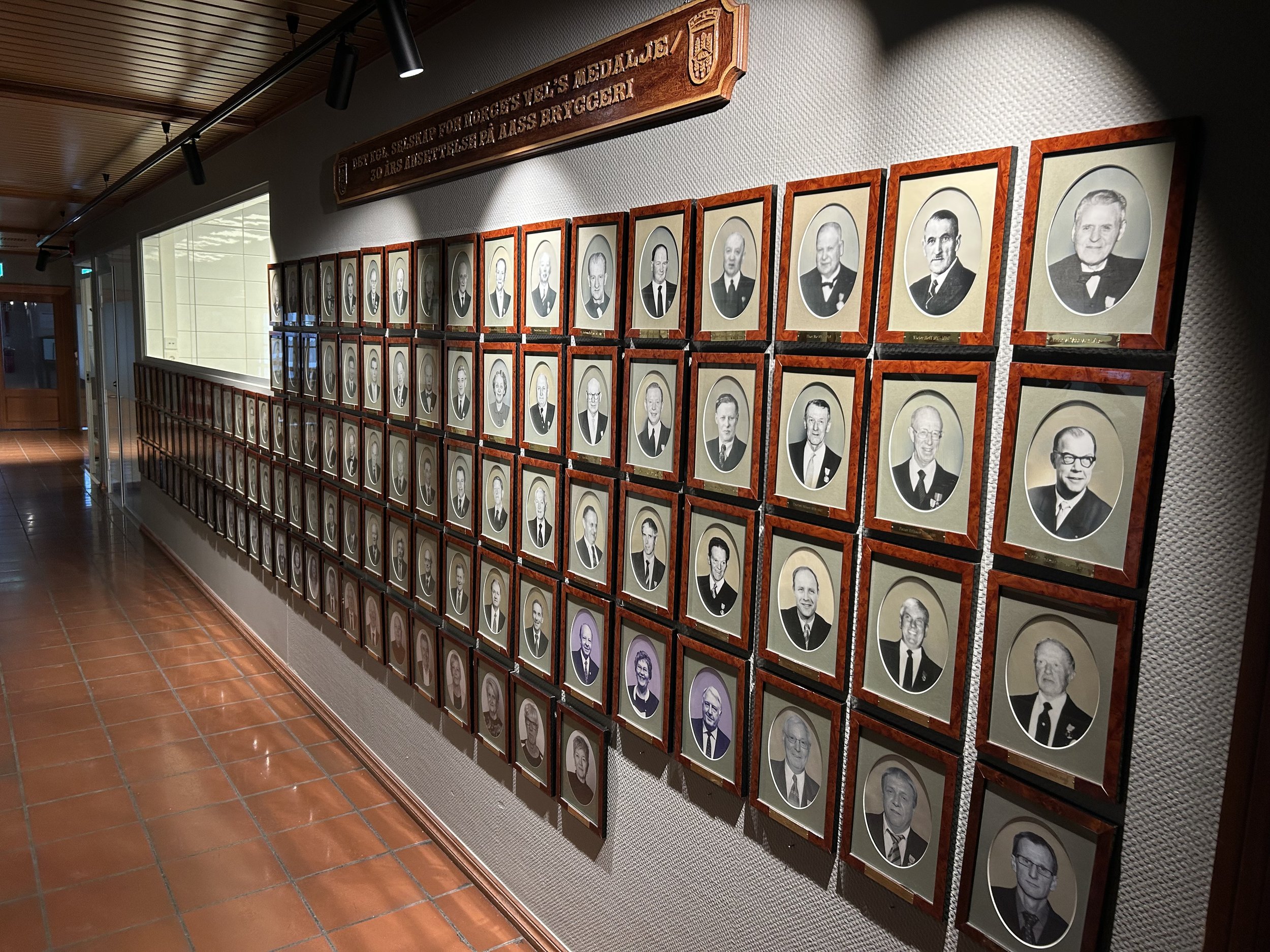 Veggen alle stopper ved