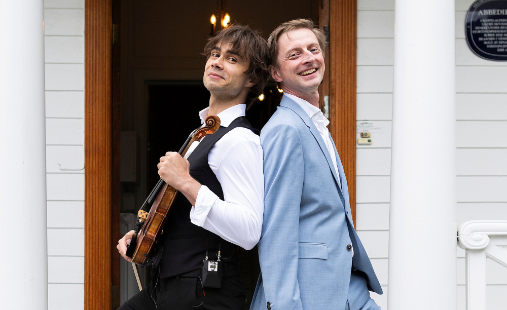 Espen og Alexander Rybak (1000 x 612 px).png