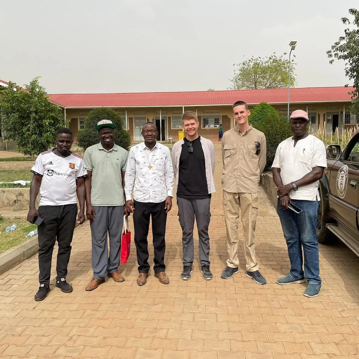 Danke an die Datakom!
Auch in diesem Jahr hat das Team um Dr. Philip Huisgen einen Brunnen gespendet, und auch dieses Mal waren Mitarbeiter beim Bohren in Uganda dabei.
#GlobalH2O
#waterisahumanright
#cleanwater #cleanwaterforall