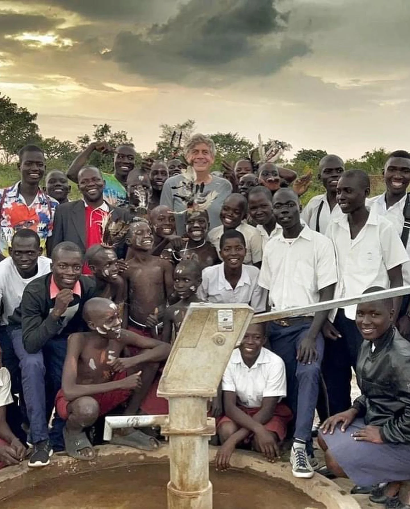 Danke an Philip Huisgen und Johannes Minsinger von der DATAKOM f&uuml;r zwei neu gespendete Brunnen. #Datakom 
Einer der Brunnen steht auf dem Gel&auml;nde der Sancy Nursery School. Wie dankbar Sch&uuml;ler, Lehrer und Menschen in der Umgebung f&uuml