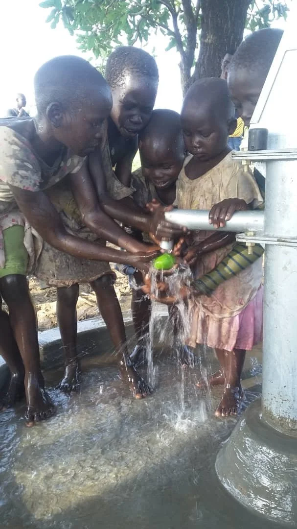 07_Children-At-Water-Portrait.jpeg