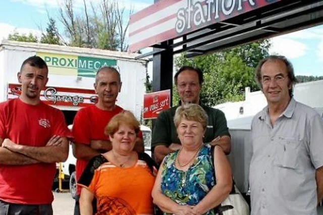UN VILLAGE CEVENOL SAUVE LA STATION-SERVICE DU GARAGE PROXIMECA : LASALLE AUTO RETRO !