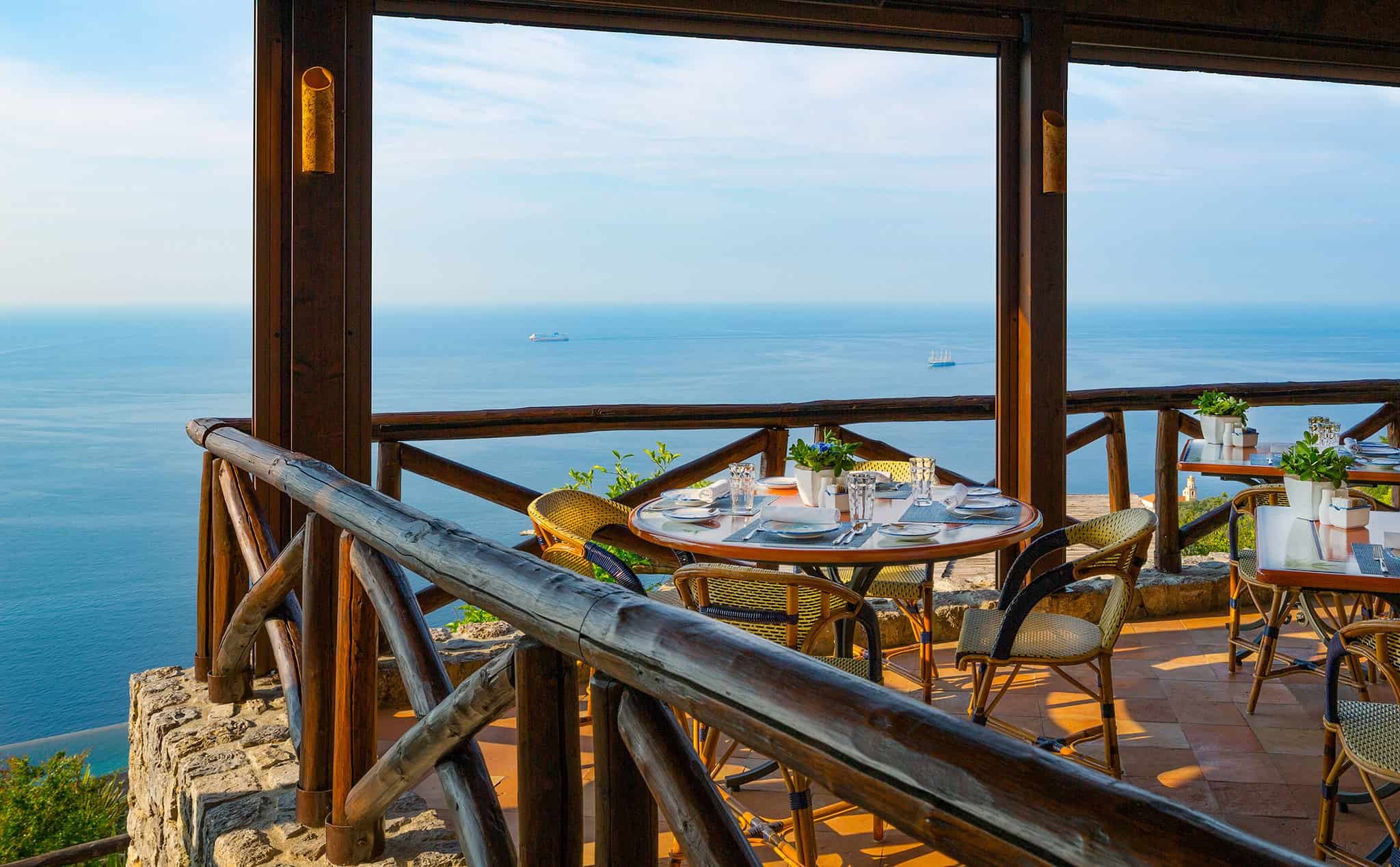dining-outdoors.jpg