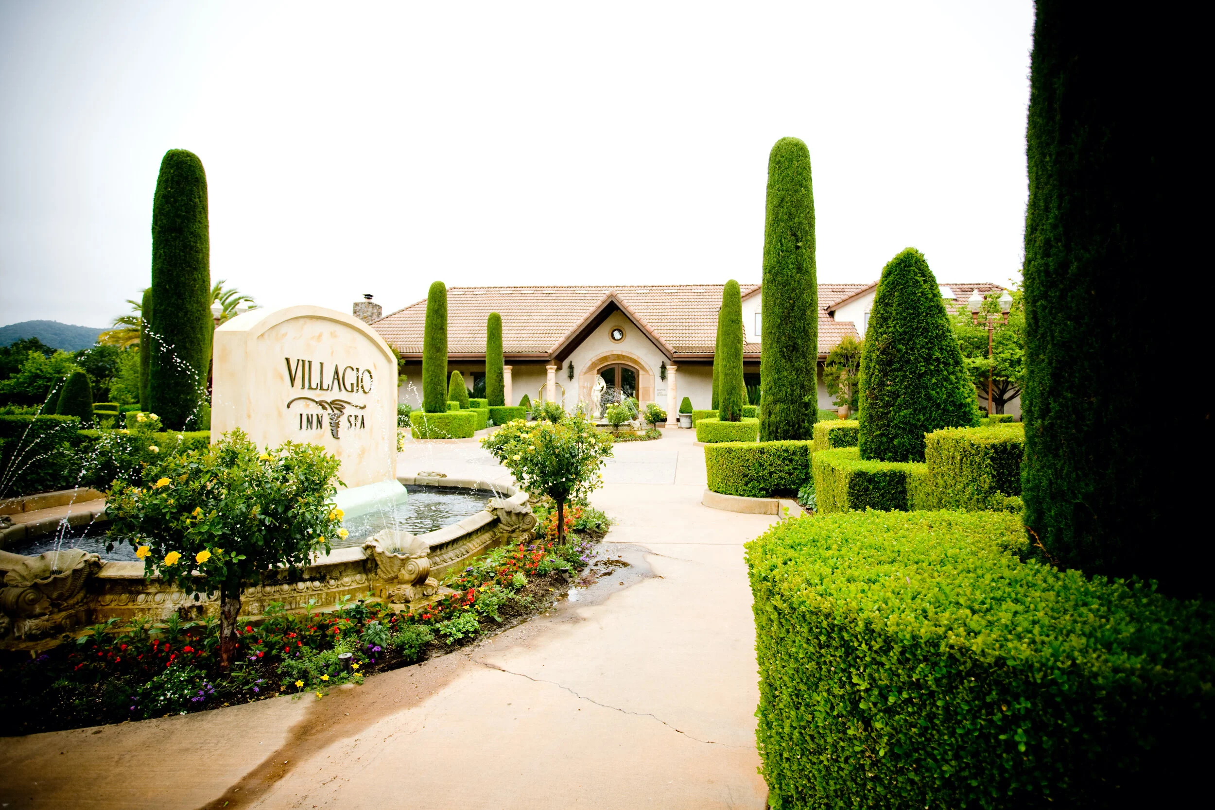 entrance to villagio inn and spa