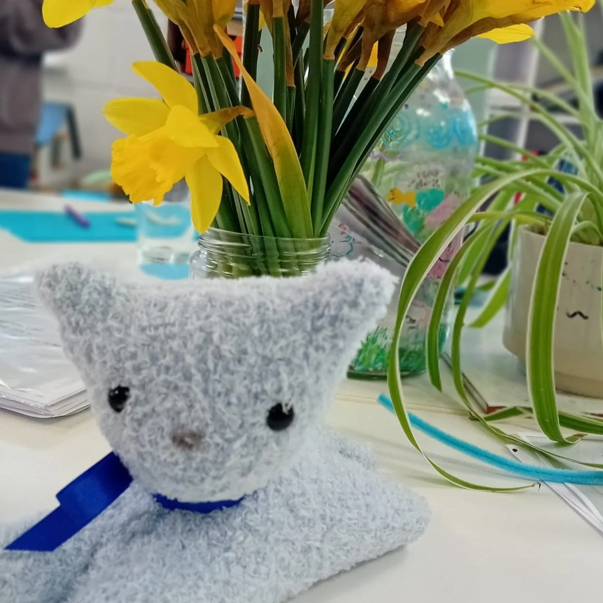 After the rain comes the sun (hopefully) ☀️

Spring appears to be in the air here, with those attending our Greencore site coming up with some colourful tributes to the changing seasons. Let's hope they're not too premature... 🌸

#AlternativeProvisi