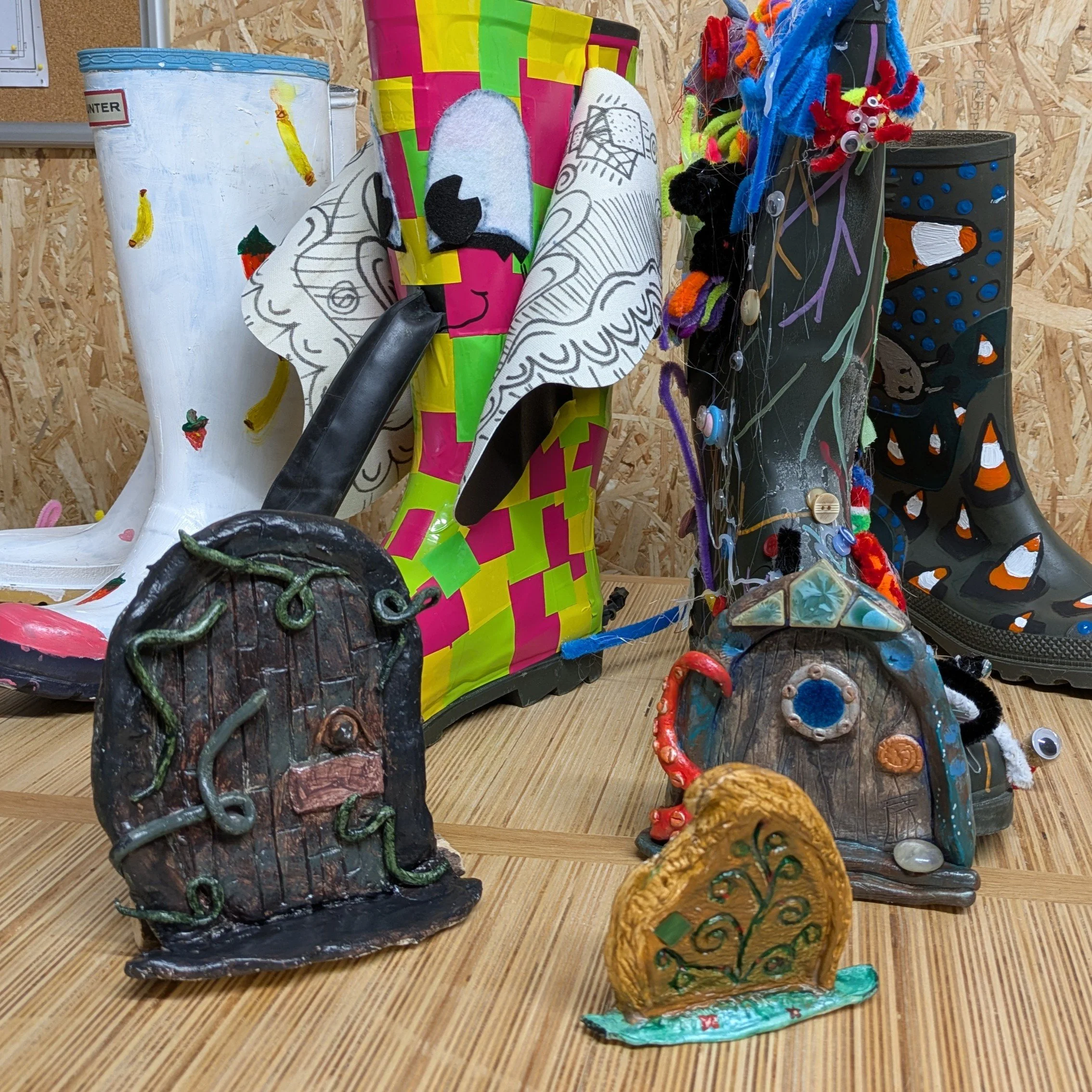 We're heading to the @dorsetspringshow this weekend, giving the opportunity for some of our young learners to enter their own arts and crafts into the competition classes. Hopefully one of our wellies can make it to the top...

#dorsetcountyshow #dor