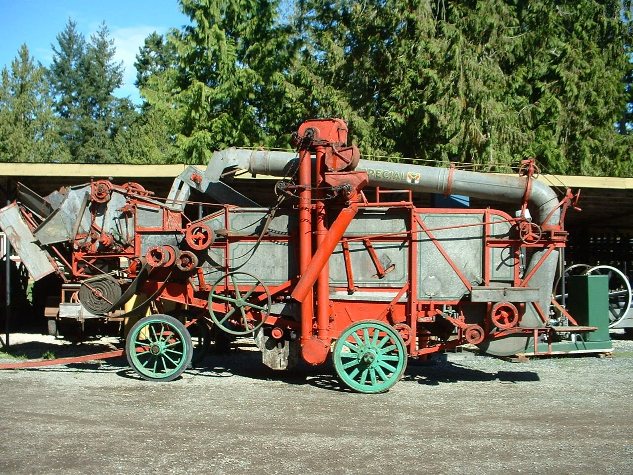 red-river-thresher.JPG