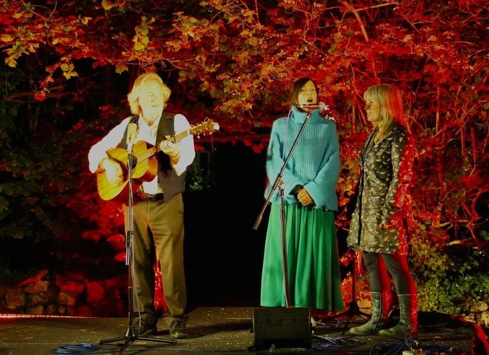 Reg & Idle Women 4.JPG