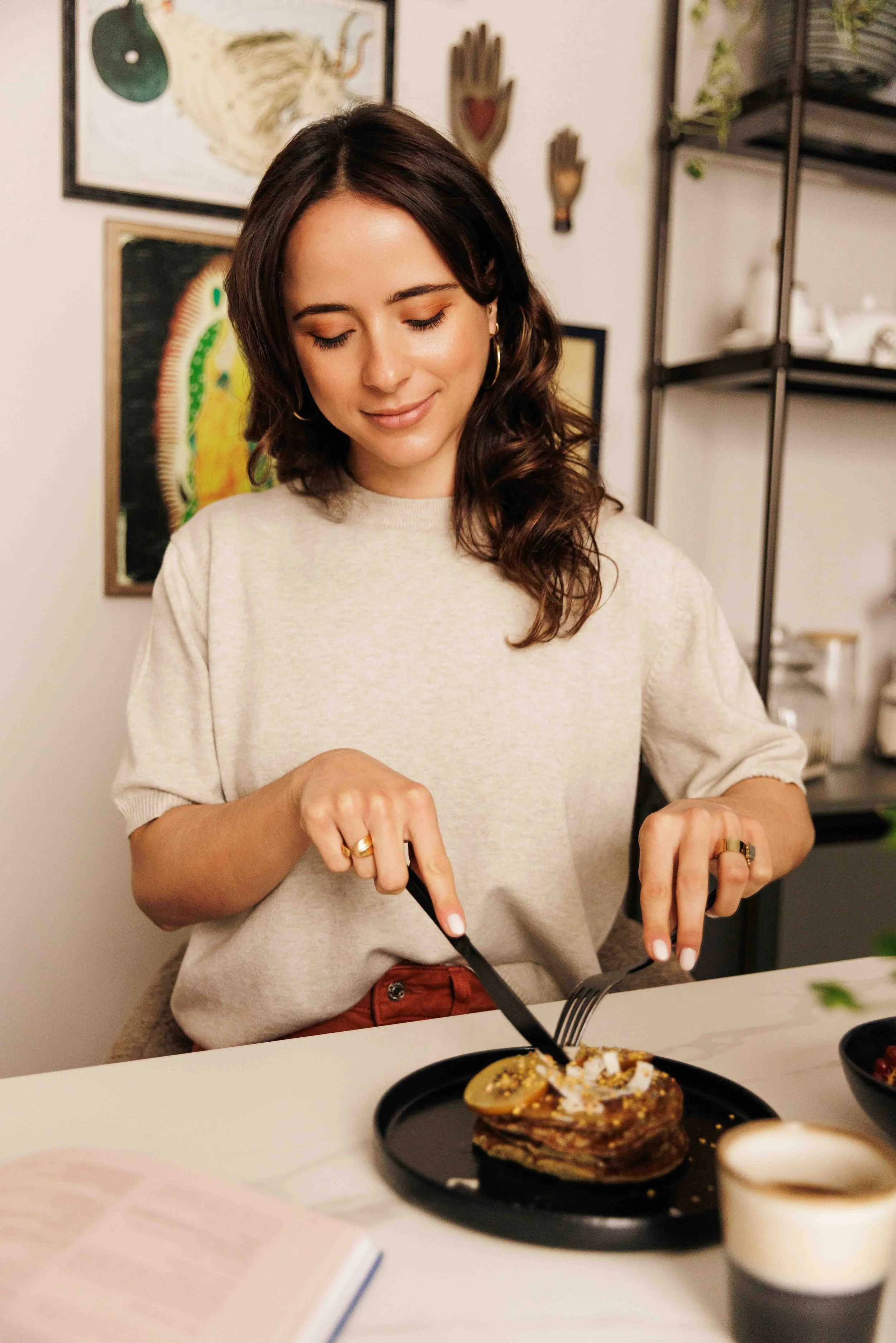 sara borg in kitchen, nutritionist photoshoot