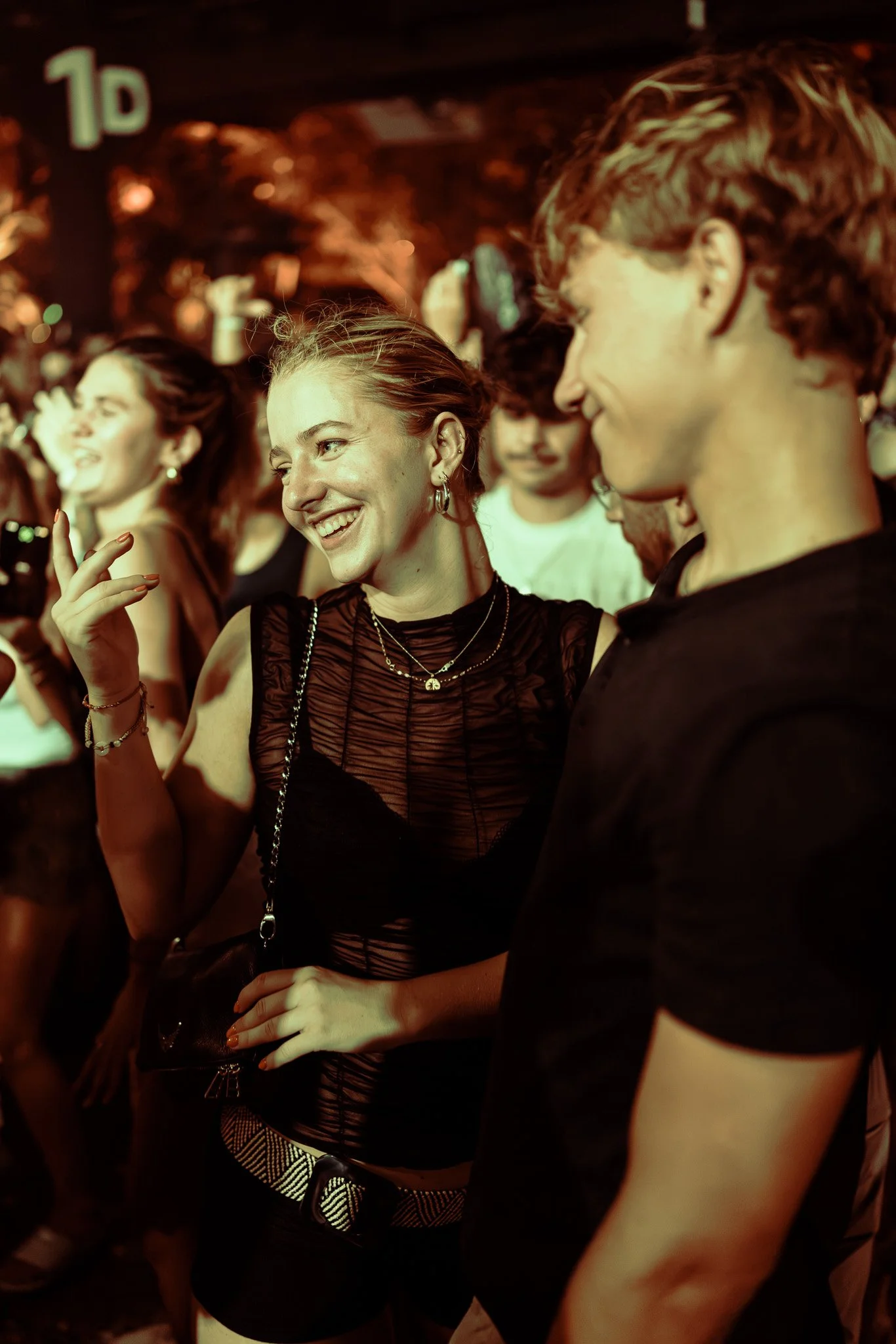 crowd-bbc-radio-1-dance-49.jpg