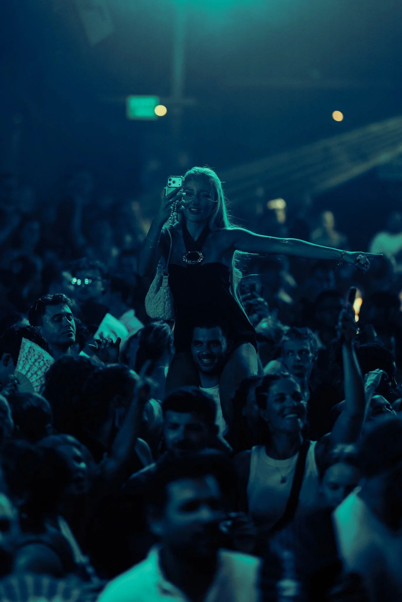 crowd-bbc-radio-1-dance-16.jpg