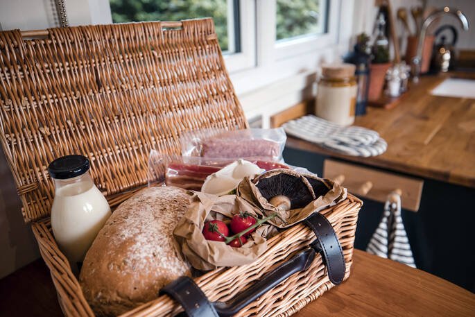 welcome-hamper_cs_large_gallery_preview.jpg
