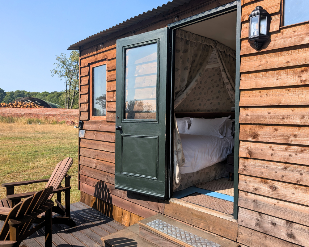 Bothy external 3.png