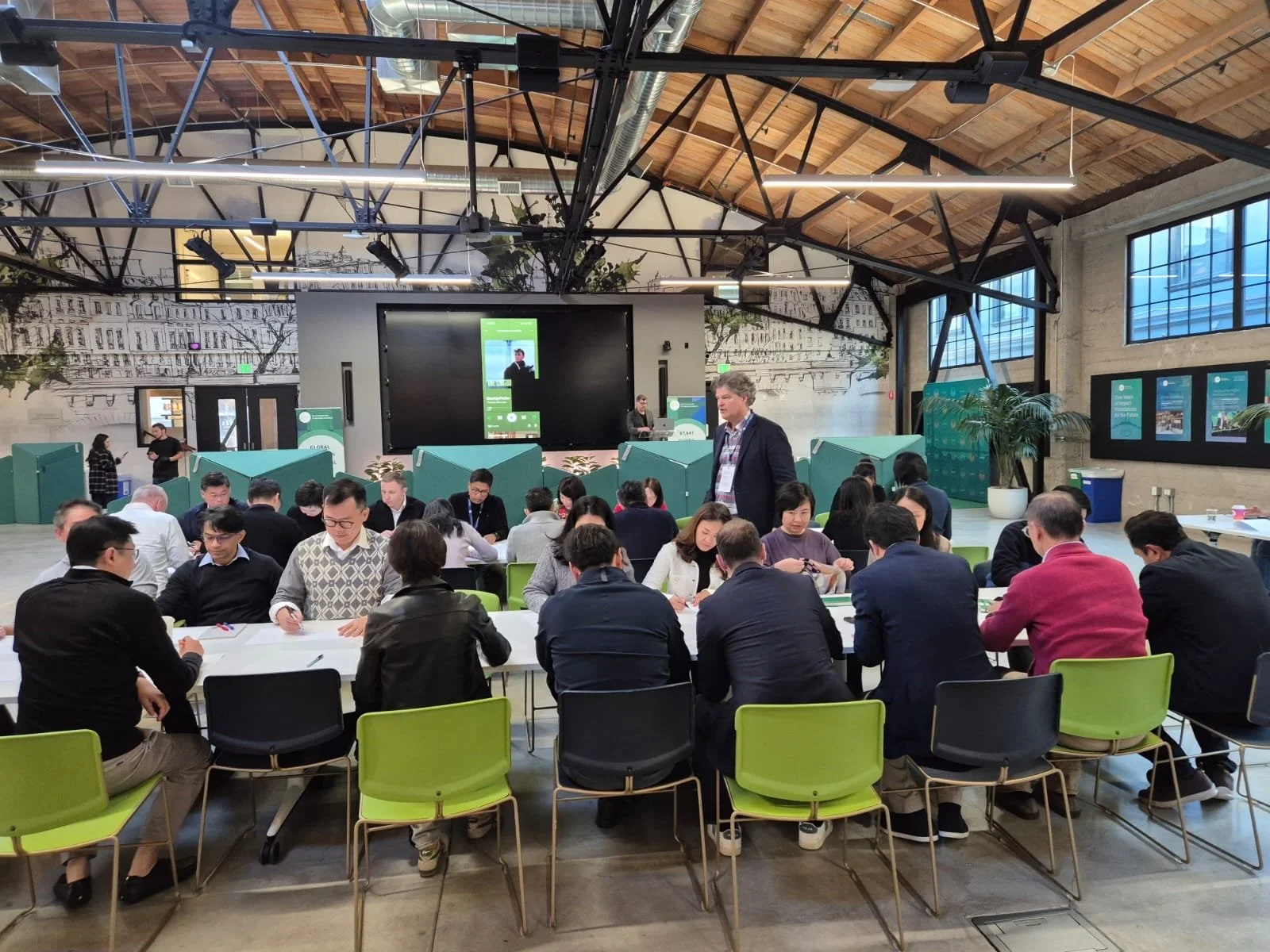 Group photo of the participants of the Silicon Valley Business Immersion with INSEAD and the Human Capital Leadership Institute (HCLI) 