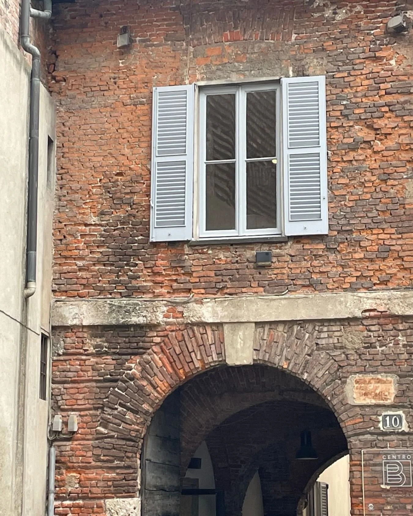 On a recent trip to Milan, I loved the Brera region, cobbled streets and beautiful independent shops, including a rather lovely chocolate shop, bellissimo ❤️🇮🇹#milanocity #cioccolatini #brera
