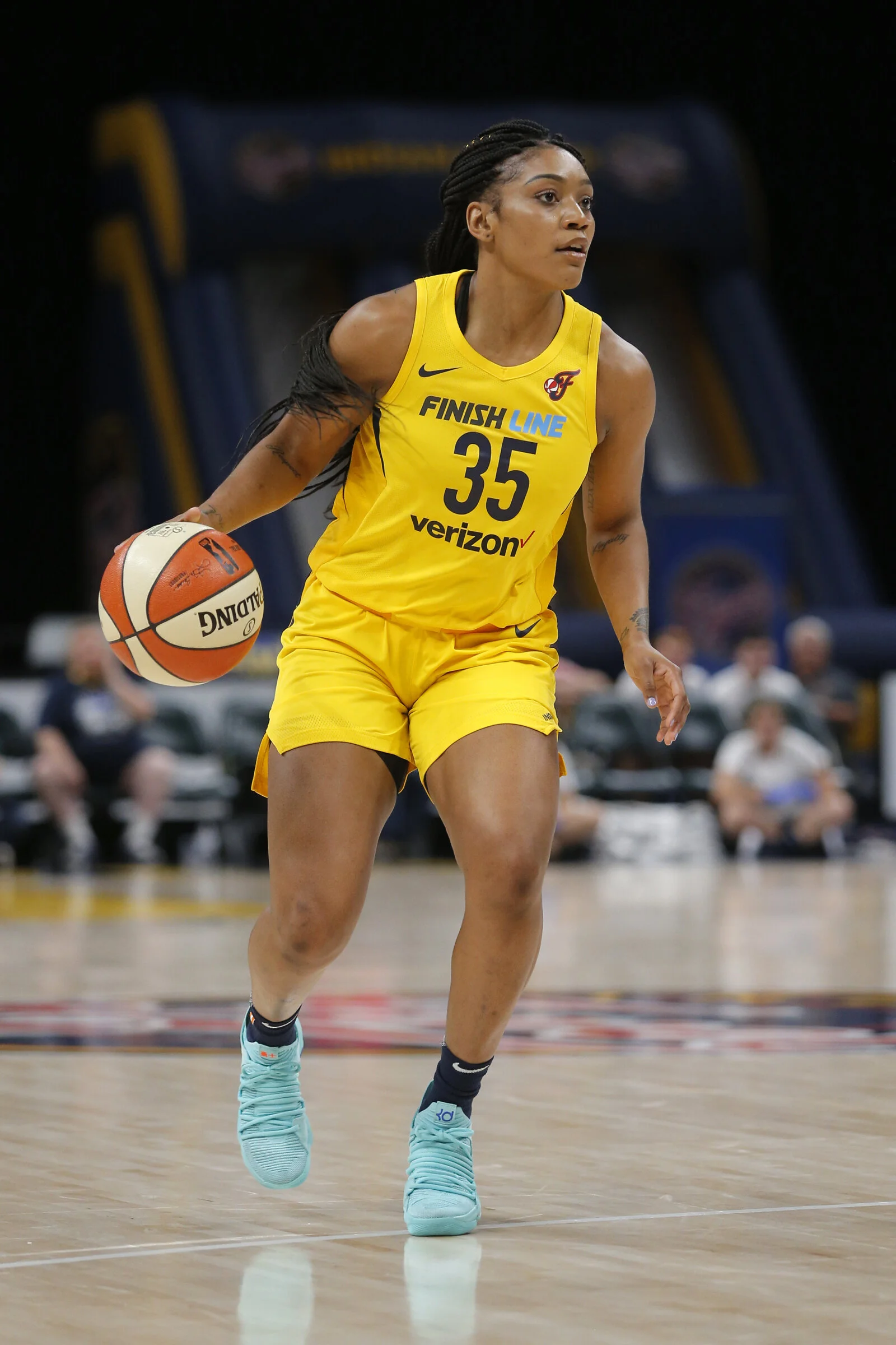 Victoria Vivians.jpeg