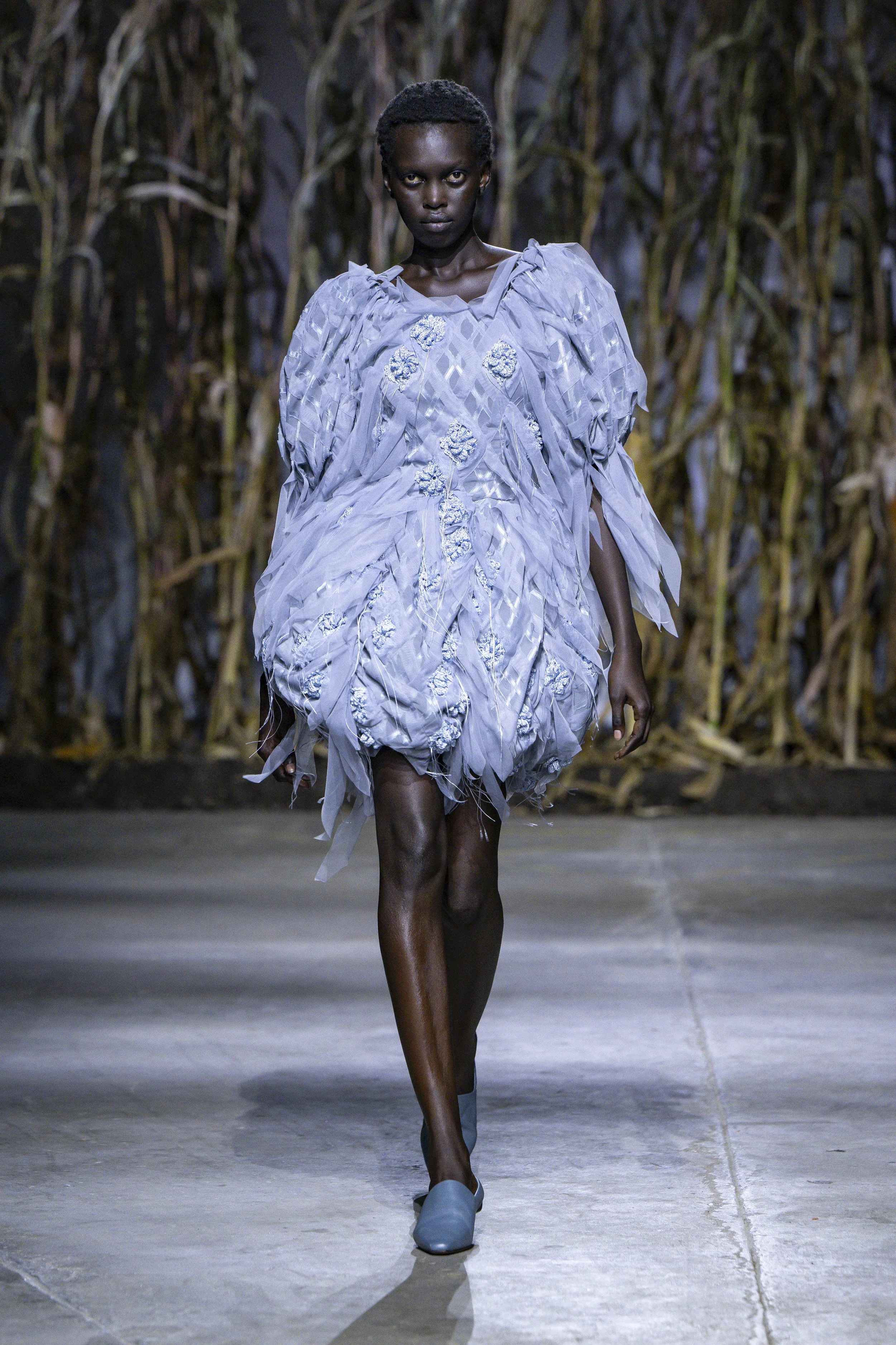 LOOK 22.jpg