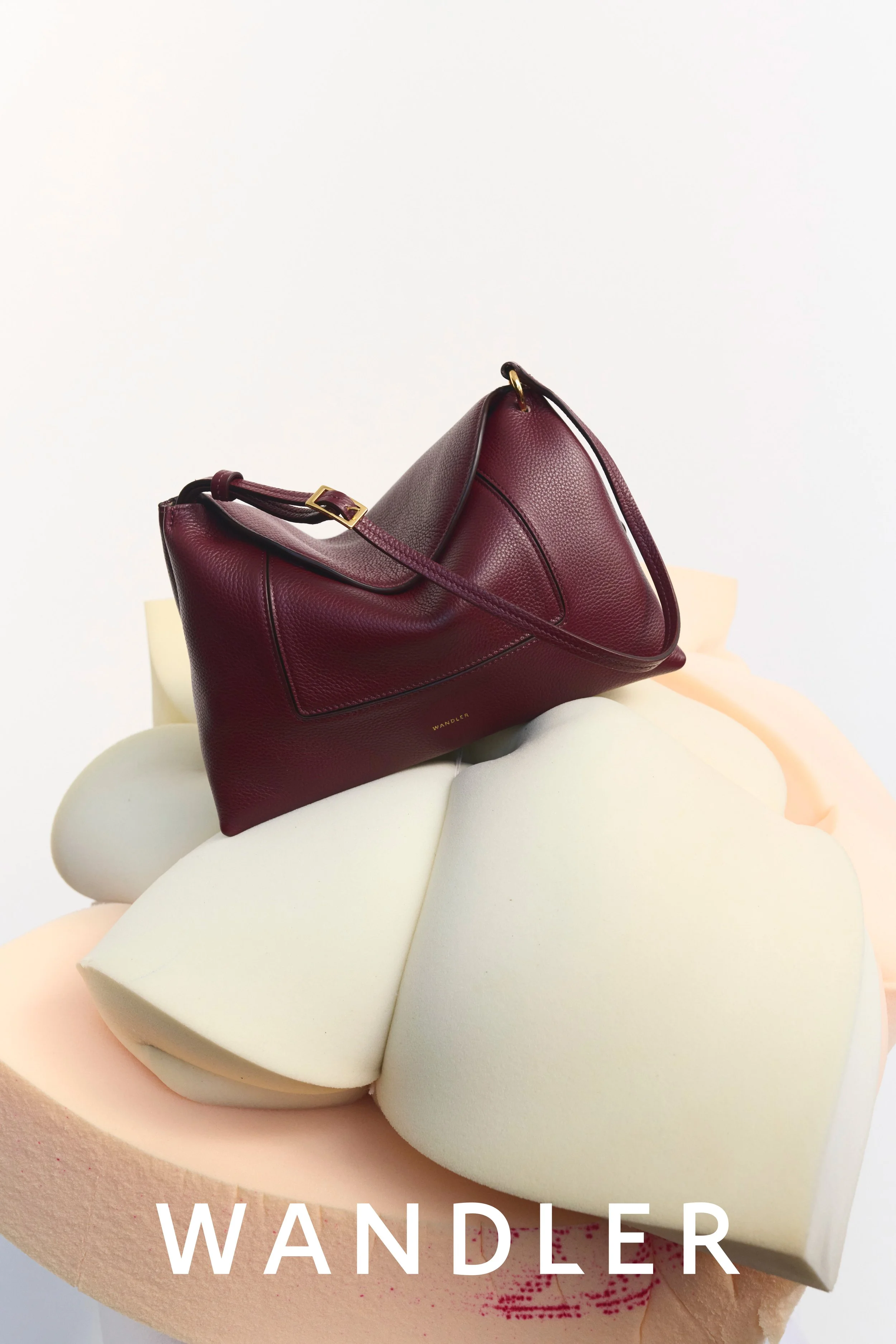 WANDLER_PABLO DI PRIMA_PS25_CAMPAIGN_PENELOPE_SLOUCH_ACAI_CRUST.jpg