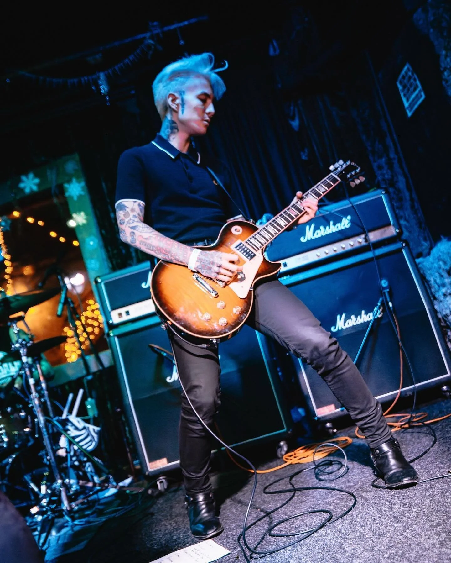 Huge birthday wishes to the man himself!
-Sharpest dresser in the room.
-Humor drier than the desert
-Biggest heart on earth.
-World renown Gin connoisseur.
And an absolute legendary guitar player.

Happy birthday @moonfuneral , we&rsquo;re very than