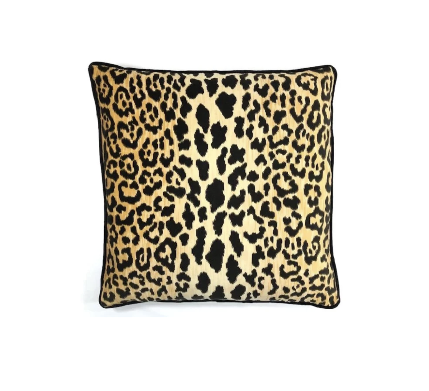Jamil Pillow - Black - Velvet