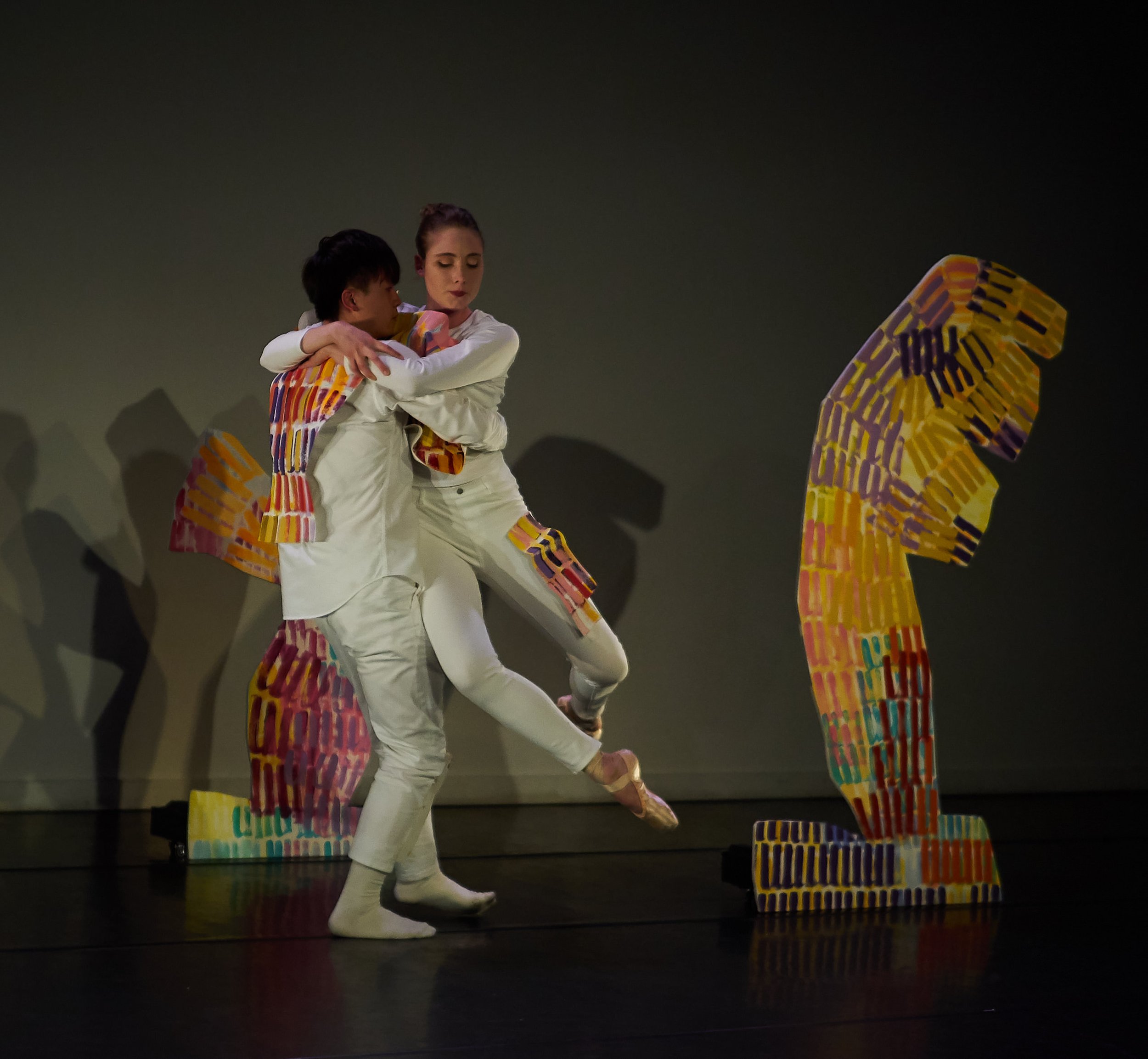  ”Shapeshifters” by choreographer Michelle Thompson Ulerich in collaboration with artist Justine Hill, featuring dancers Catherine Gurr and Andy Zhao 