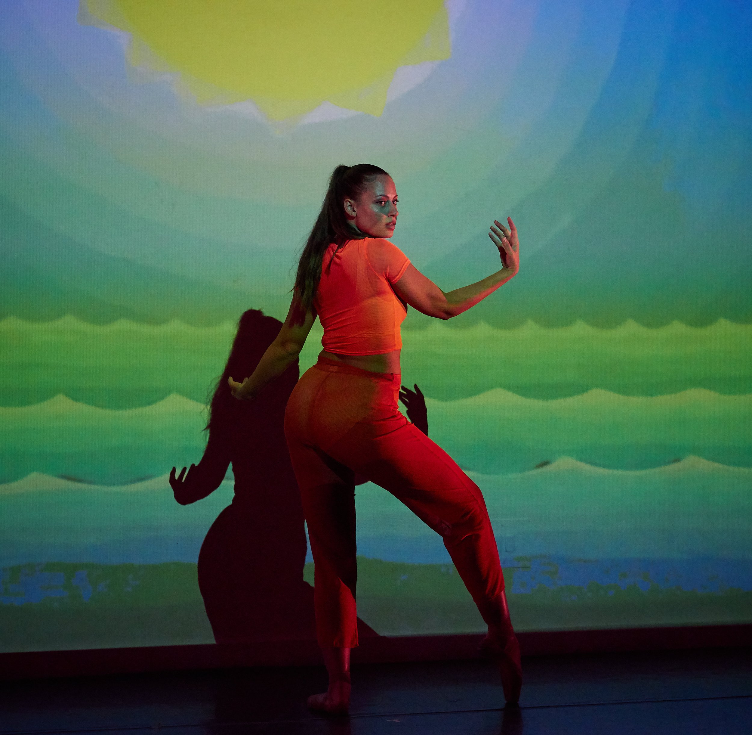  ”Sun Don’t Shine” by choreographer Melanie Ramos in collaboration with artist Amy Lincoln, featuring dancer Nikki d’Arnault 