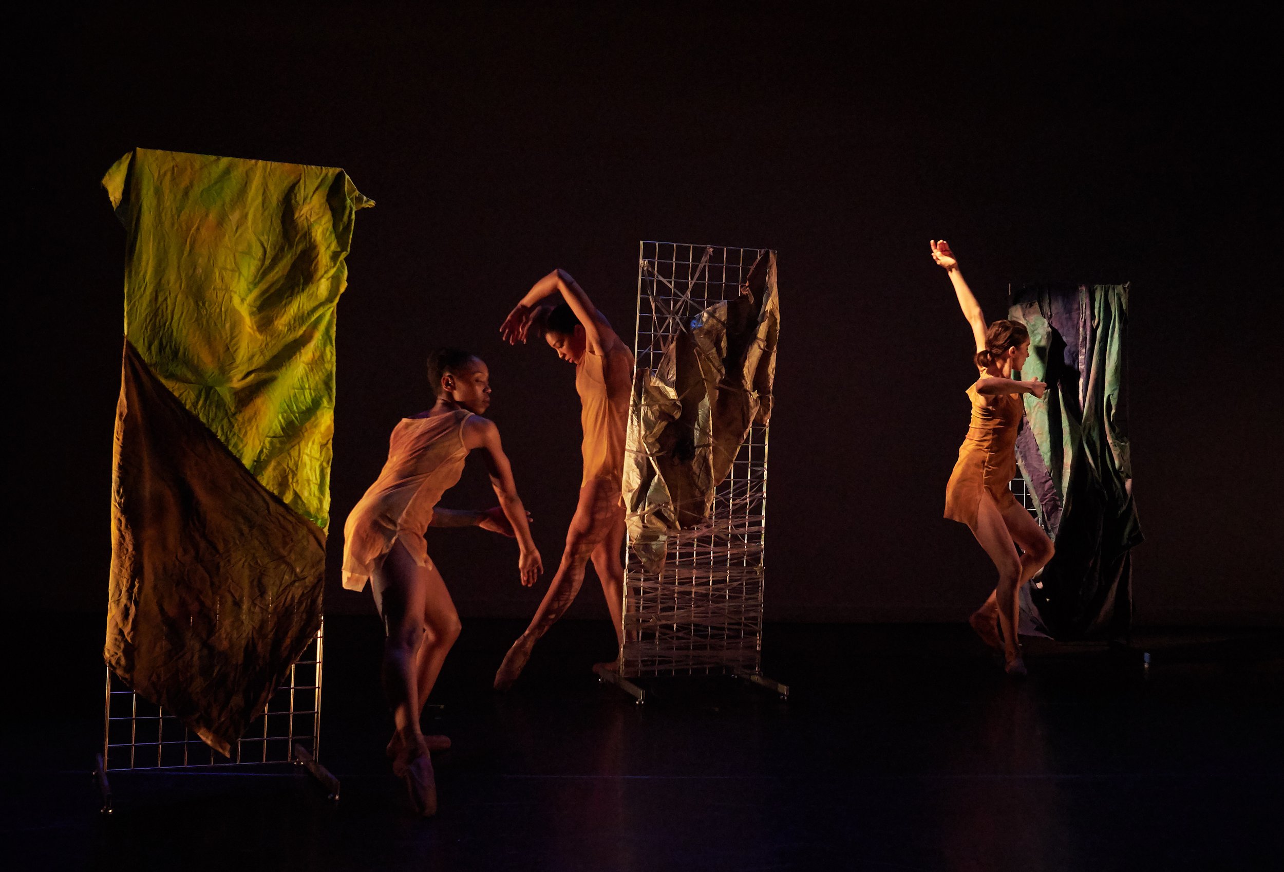  ”Rising” with an excerpt from “For Lynne” by choreographer Courtney Renee Cochran in collaboration with artist Jamie Powell, featuring dancers Kristy Butler, Cortney Taylor Key, Yuriko Sakai, and Kameron Triche 