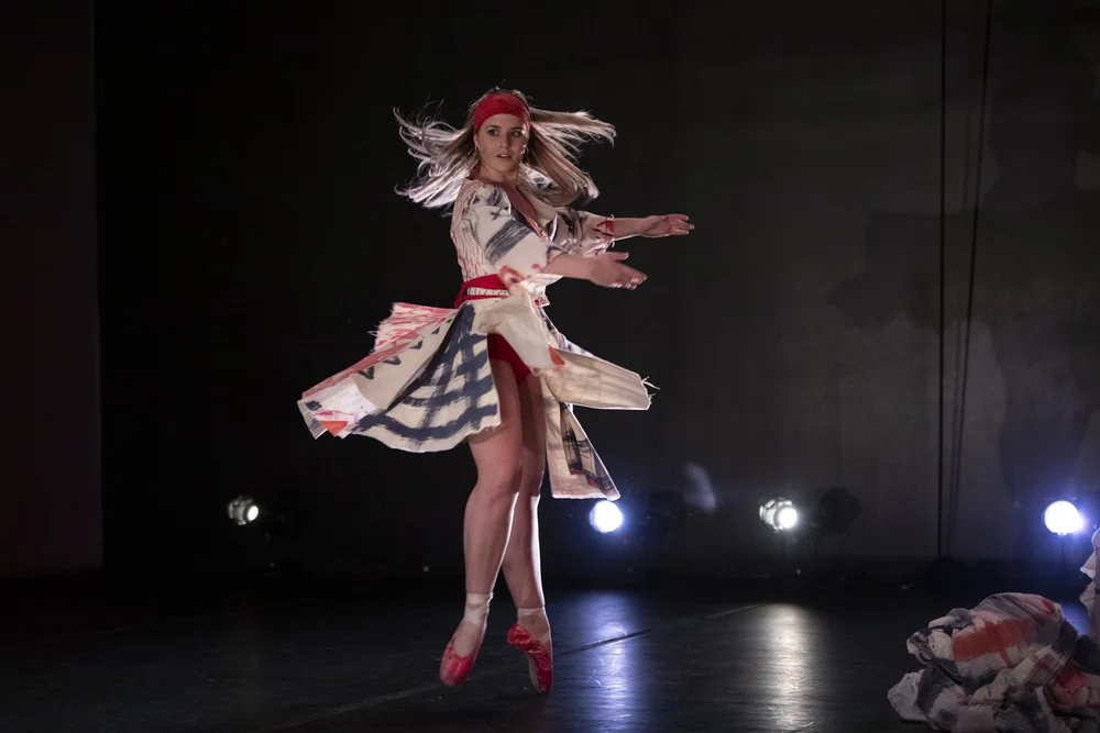  ”A Waulking Song” by choreographer Deborah Kate Norris in collaboration with artist Anna Hymas, featuring dancer Melissa Braithwaite and musician/composer Anna Esselemont on the fiddle 
