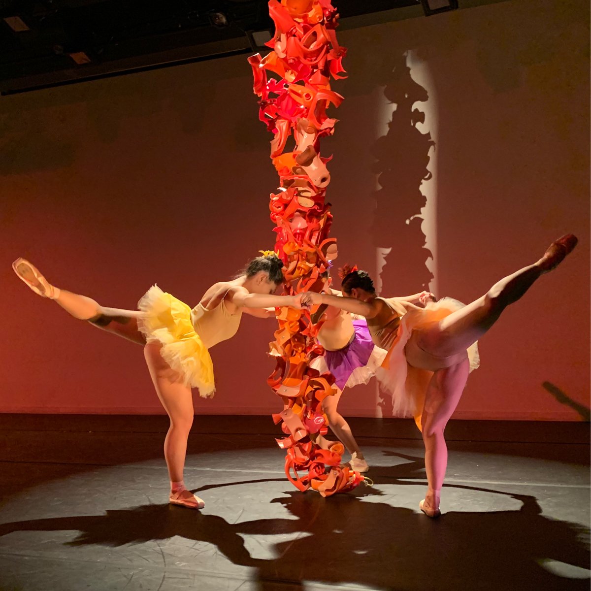  ”Tempest Salvage” by choreographer Eryn Renee Young in collaboration with artist Niki Lederer, featuring dancers Jacline Henrichs, Misa Mochizuki, Danielle Rutherford, Mackenzie Schiller and Fernanda Yamaguchi 