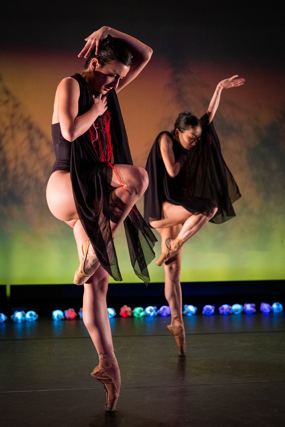  ”Stroma” by Sarah Yasmine Marazzi-Sassoon with artist Sophia Chizuco, featuring dancers Ali Block, Maria Blankemeyer, Willa Broderick, Maki Ishibashi, Samantha Sacks and Sandy Zeng 