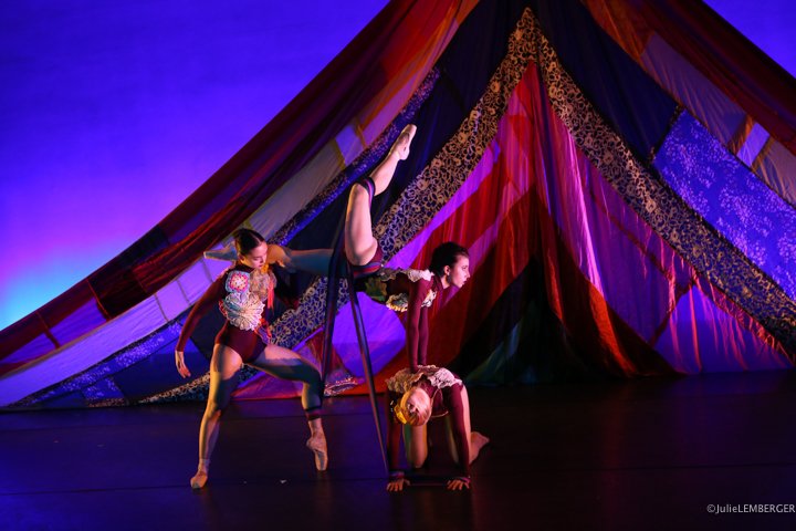  ”Unraveled Rhythms” by Eryn Renee Young in collaboration with Amanda Browder, featuring dancers Margot Hartley, Katherine Potz and Danielle Rutherford of XAOC Contemporary Ballet 