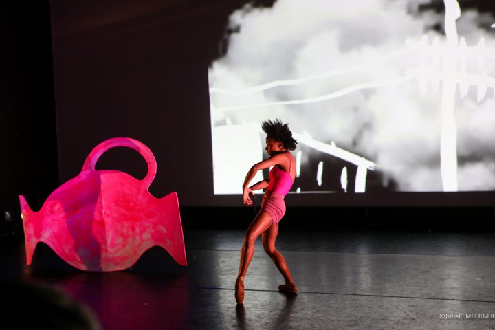  ”Out of Vessel” choreographed and performed by JoVonna Parks, in collaboration with Jeanne Verdoux 