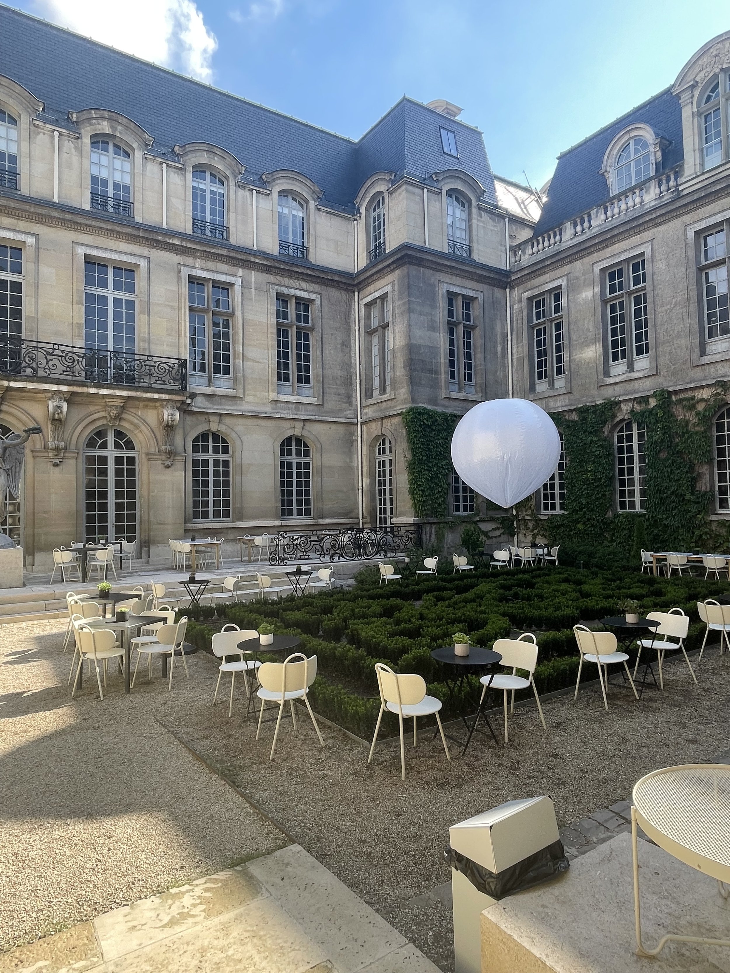 binnenplaats le Carnavalet Fabula.jpeg