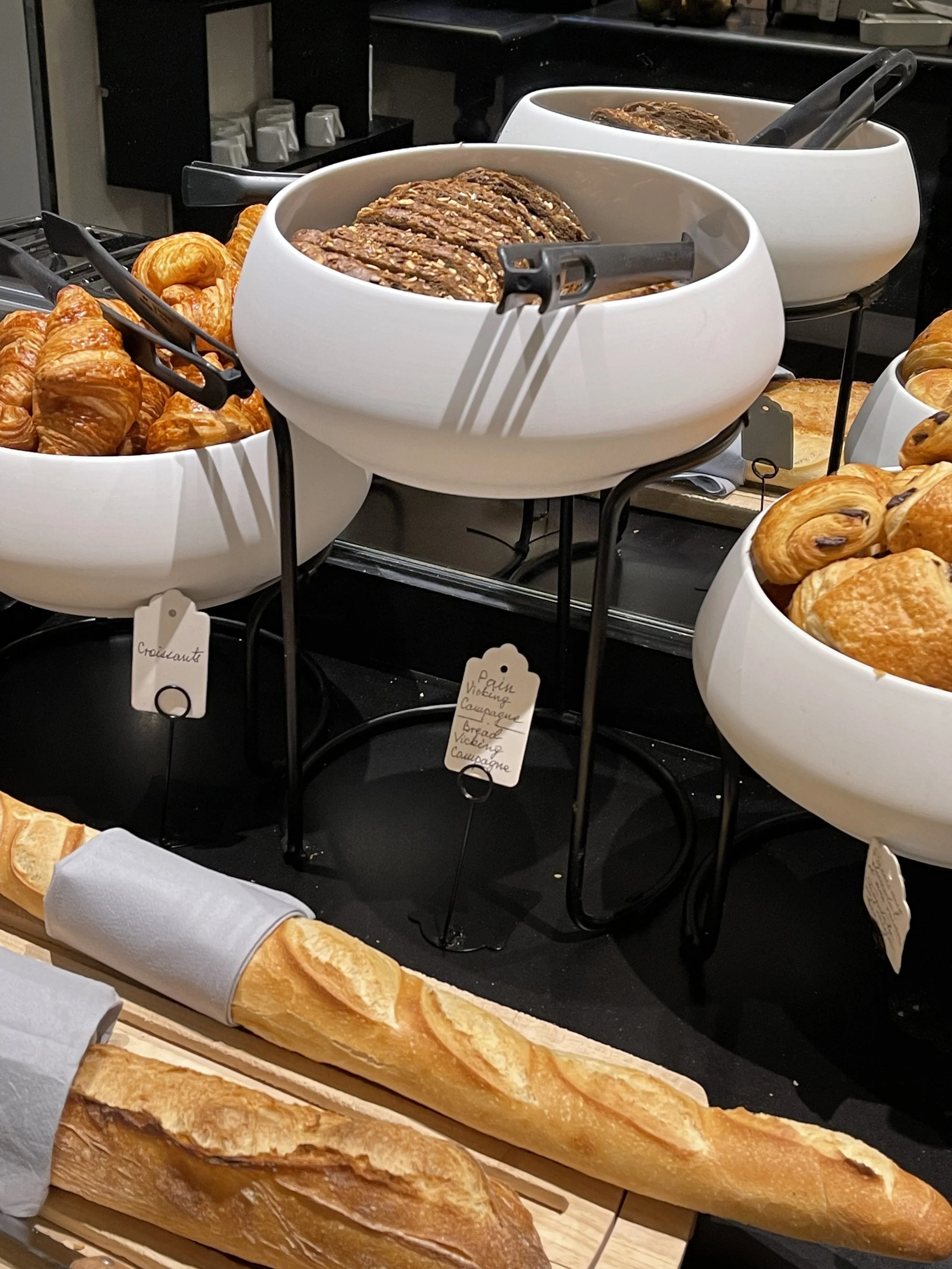 Ontbijt Hotel Louvre Saint Honoré Paris.jpeg