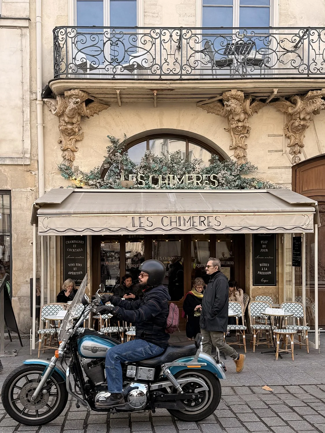 Doen als een Parijzenaar, zo voelt Parijs pas echt.