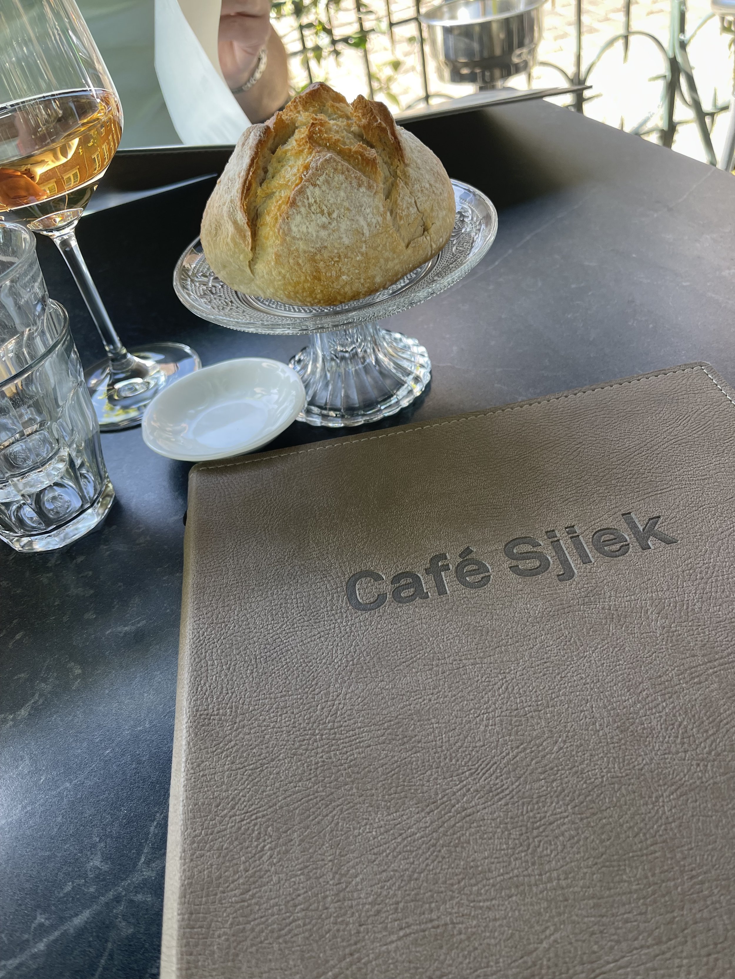 lunch bij Café Sjiek Maastricht op het terras