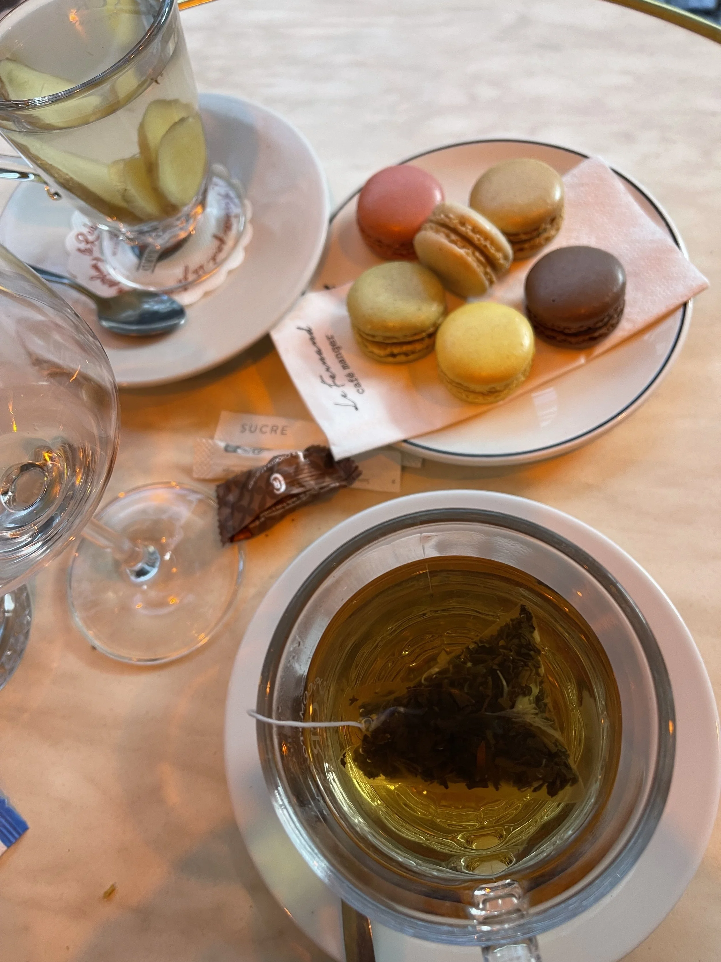 thee met macarons