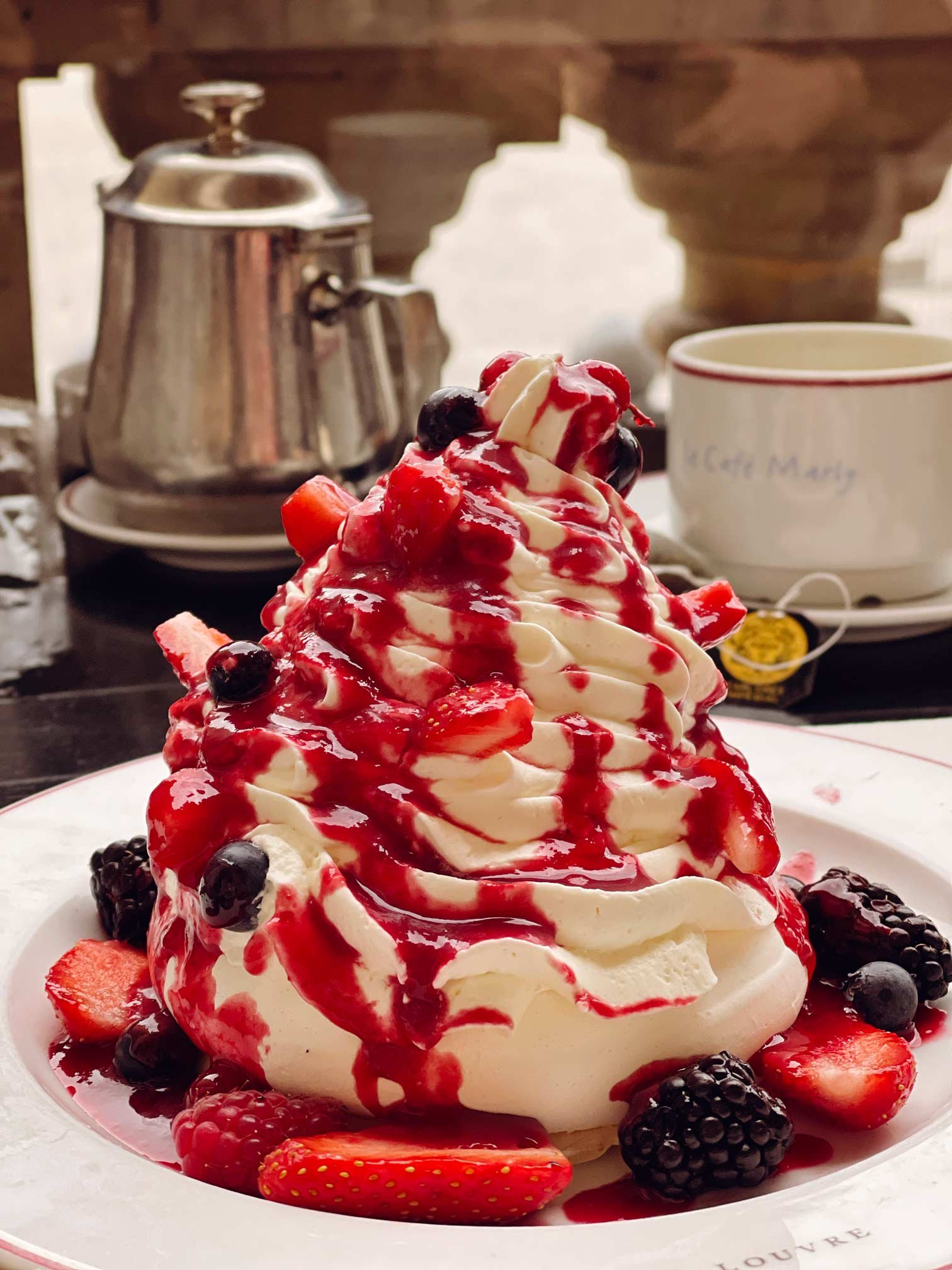 Ontdek de Parijse Pracht van Café Marly