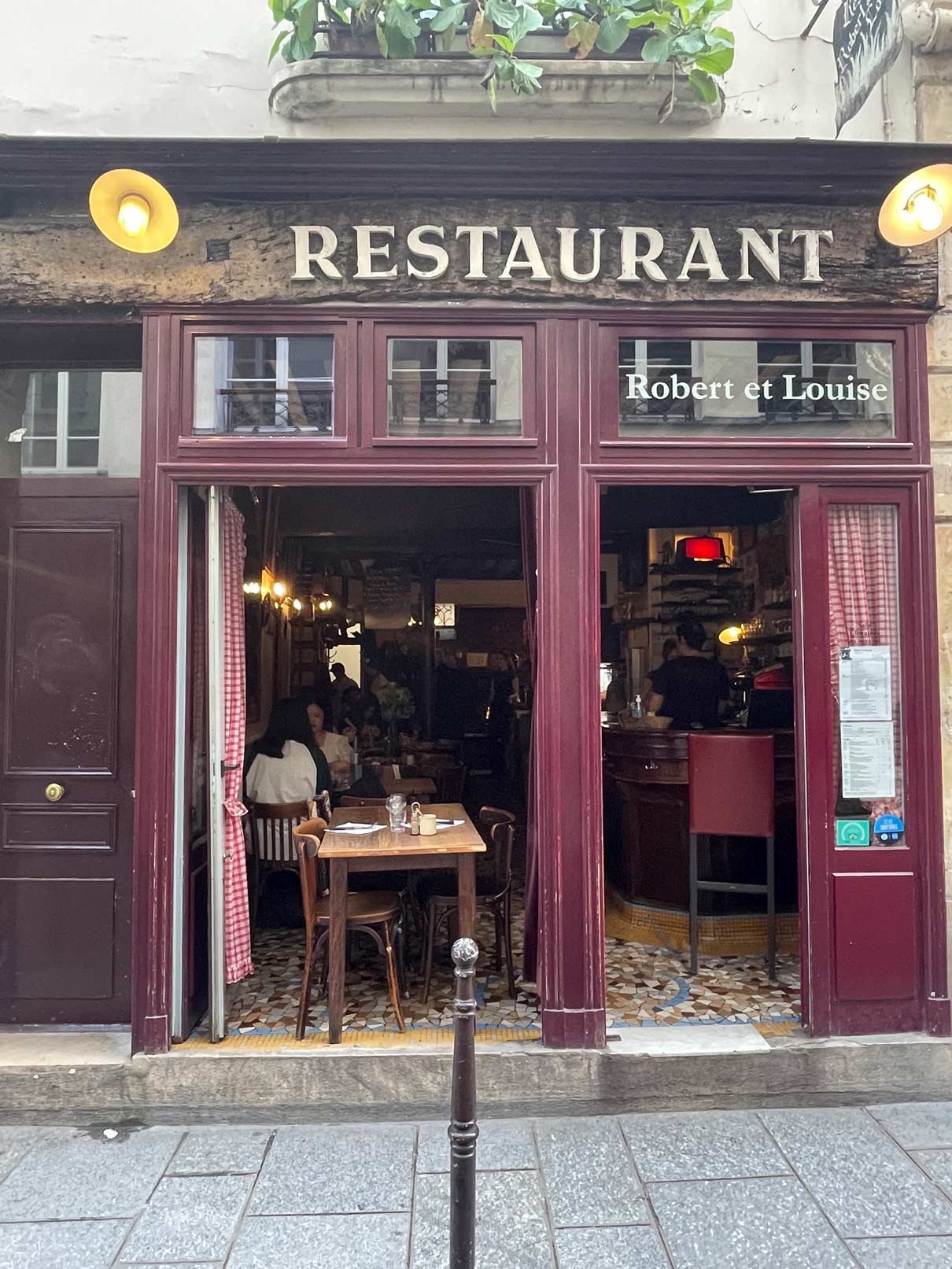 Robert et Louise Parijs, le Marais