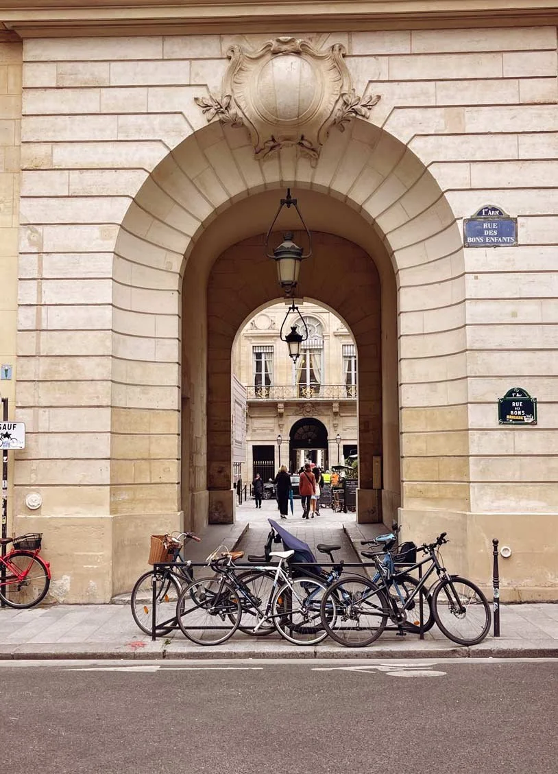 Doorgang Place Valois Parijs