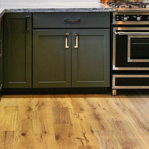 (2of6) What do you think of this brick kitchen with dual tone cabinets? Check out the retro Bertazzoni range in the back. 

#broadwaydesignbuild #kitchenmakeover #kitchenrenovation #brickkitchen #brickwallinterior #kitchenislanddesign #woodcountertop