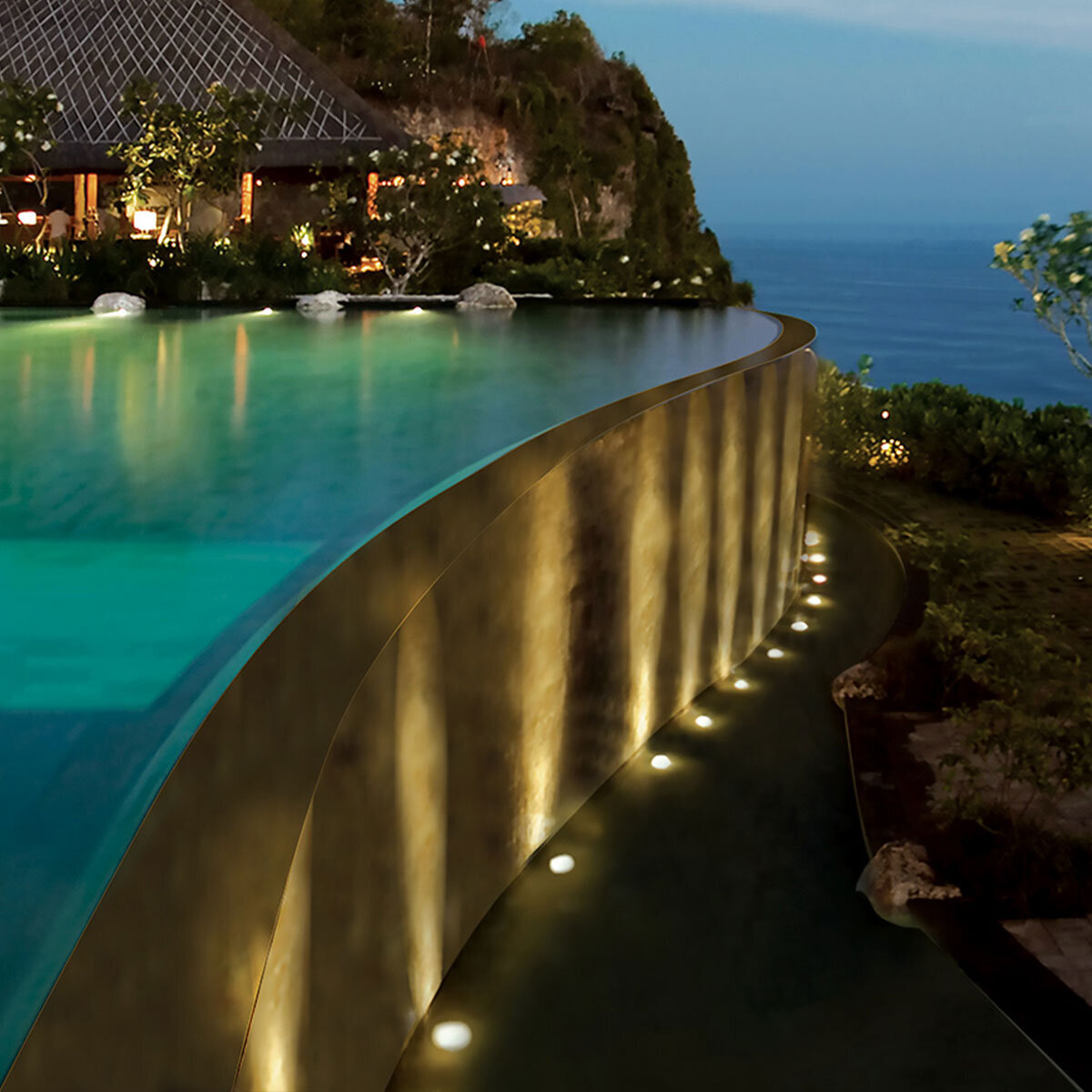 BBL_Outdoor_Lighting_02_SAMPLE.jpg