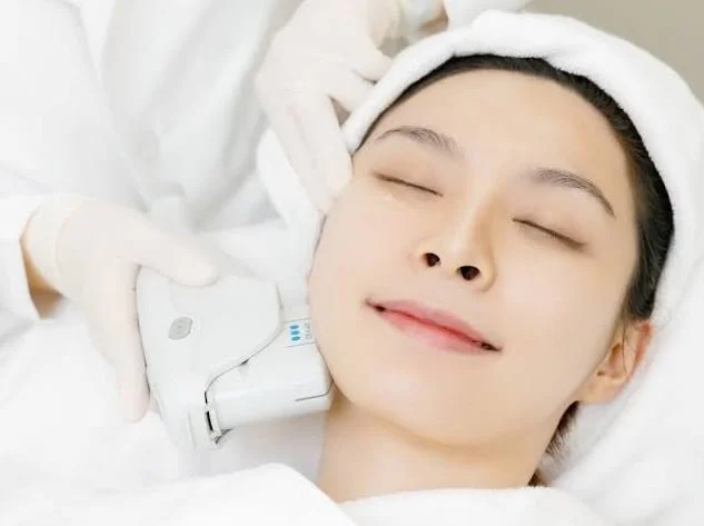 What Is Ultherapy and Why Are More People Choosing This Non-Surgical Treatment?