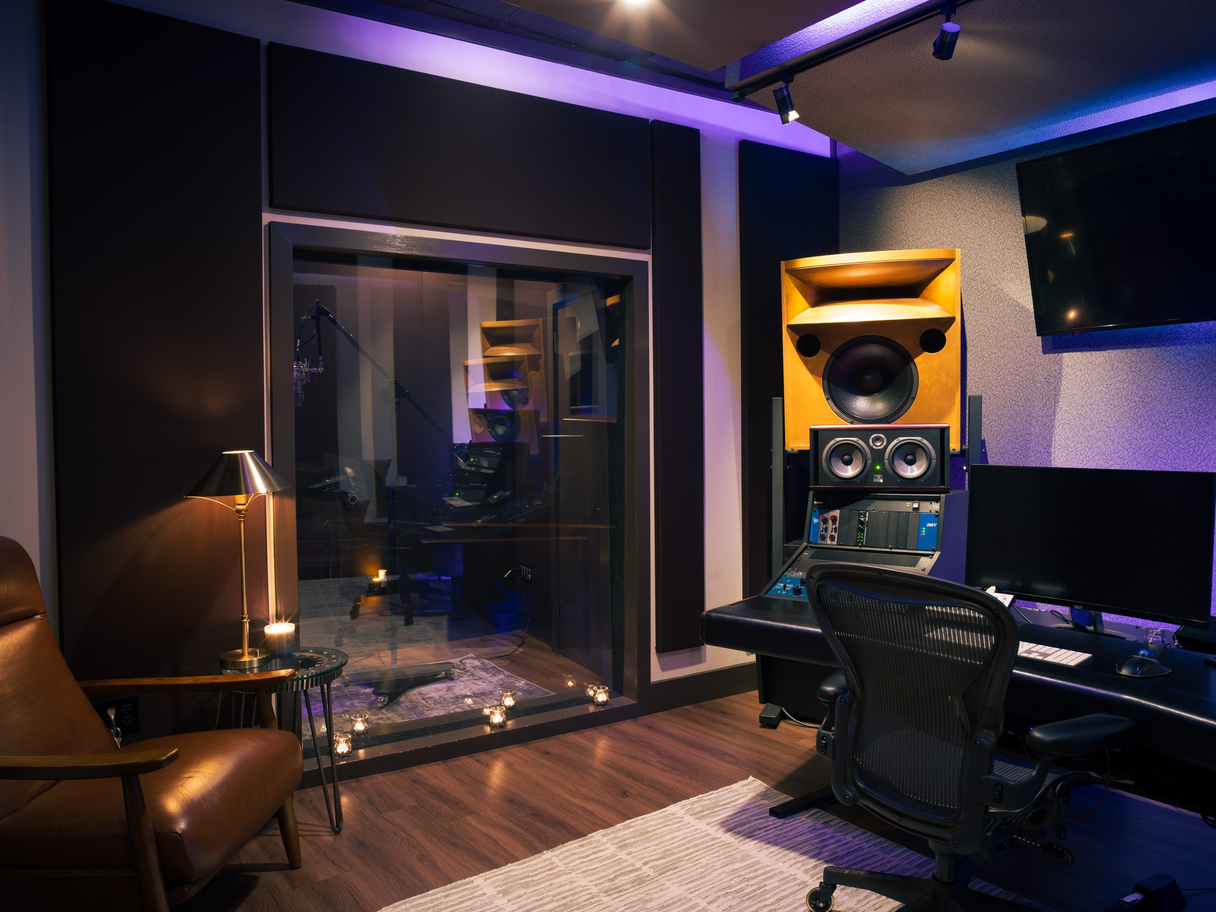 B-SIDE-CONTROL-ROOM.jpg