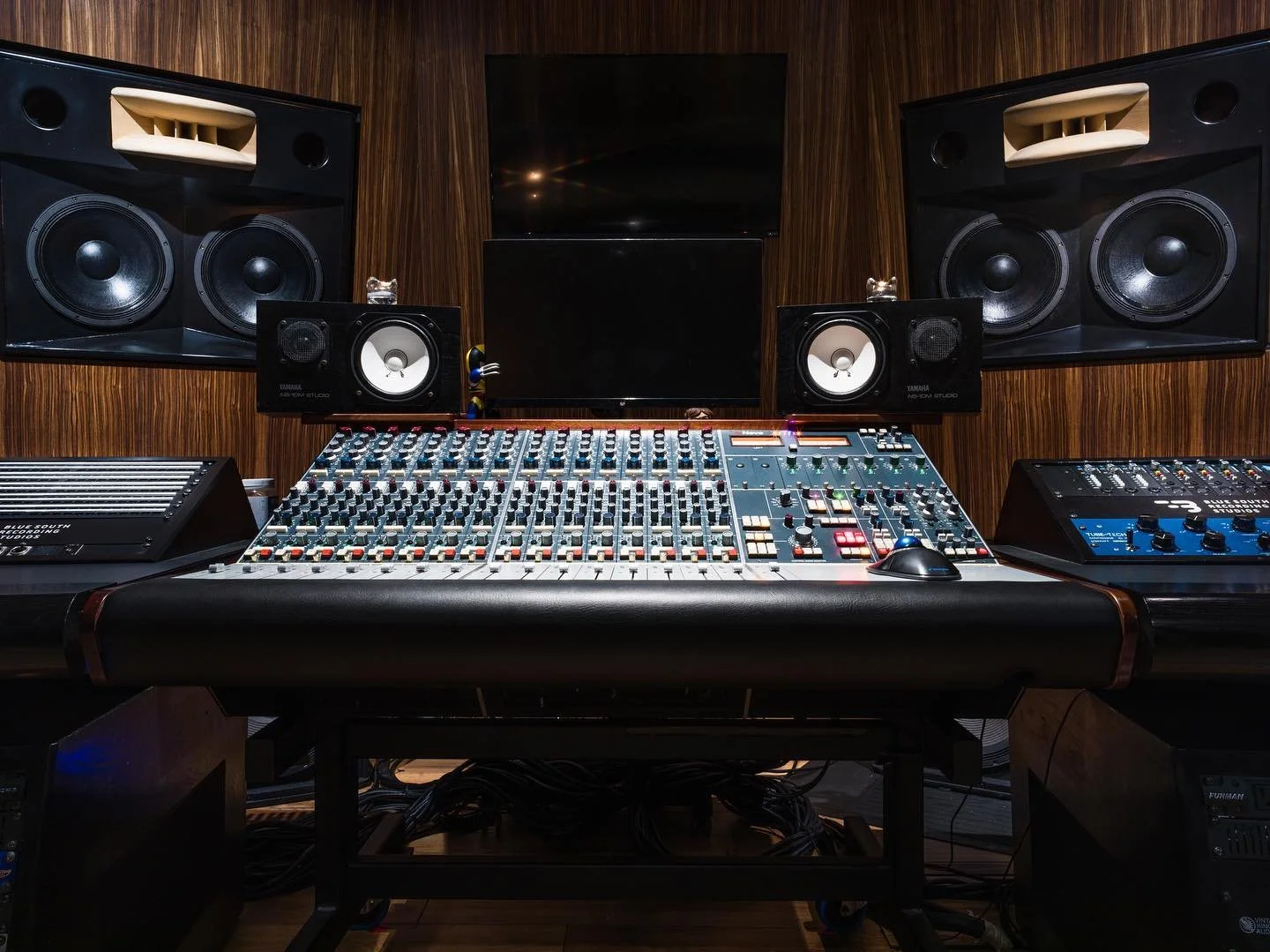 Atl 

#neve, #recordingstudio, #augspurgers