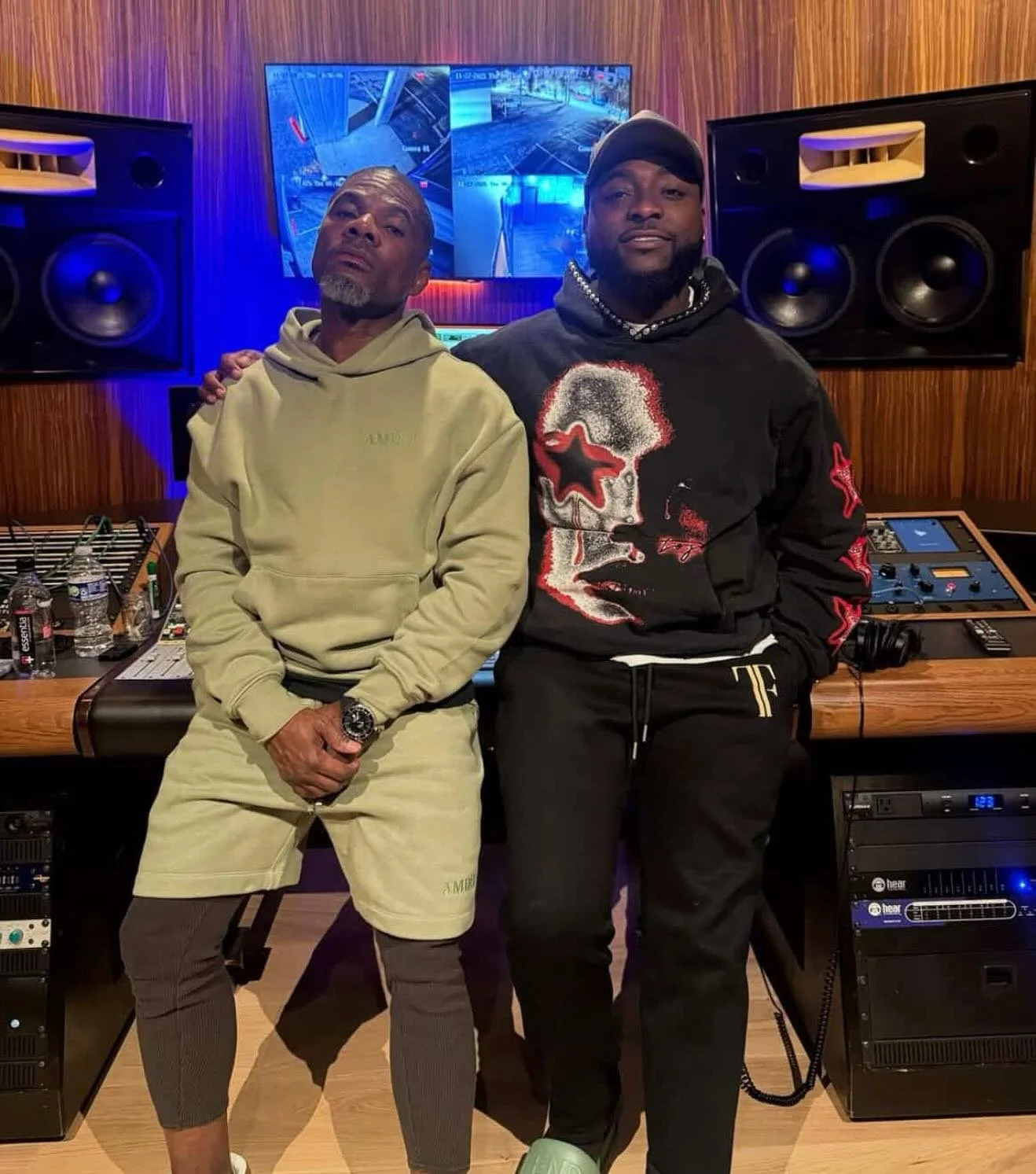The great Kirk Franklin and Davido. 🙌