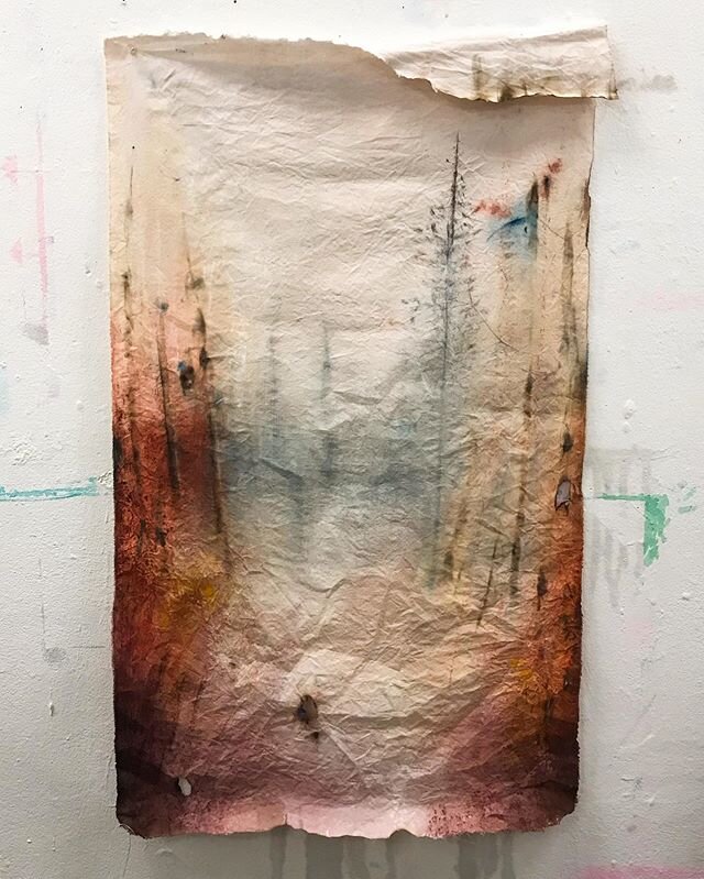 🔥🌫🍂
Pigment dust, graphite, paint, and fire on a decade-old bedsheet.
..
..
...
...
#art #artist #painting #drawing #miamiart #miamiartist #trees #fire #forestfire #color #fog #fade #hiking #pastel #paint #outdoors #spooky #october #fall #pumpkins