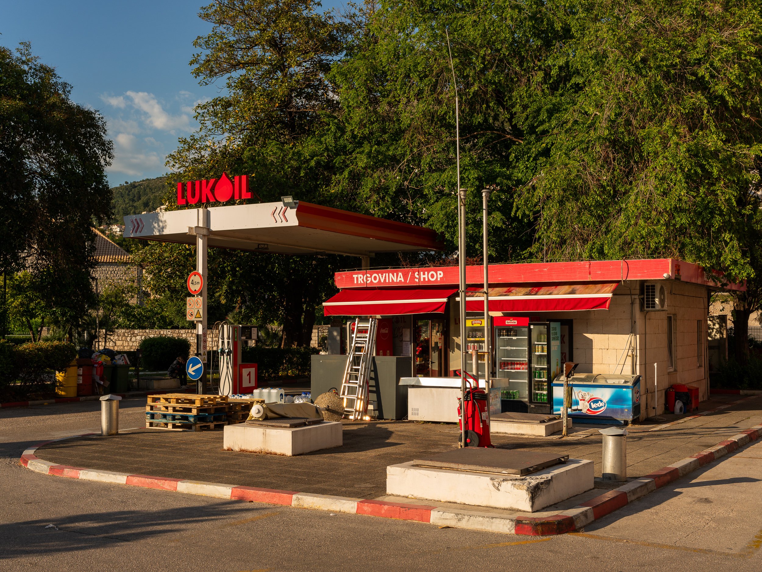 Exterior_012.jpg