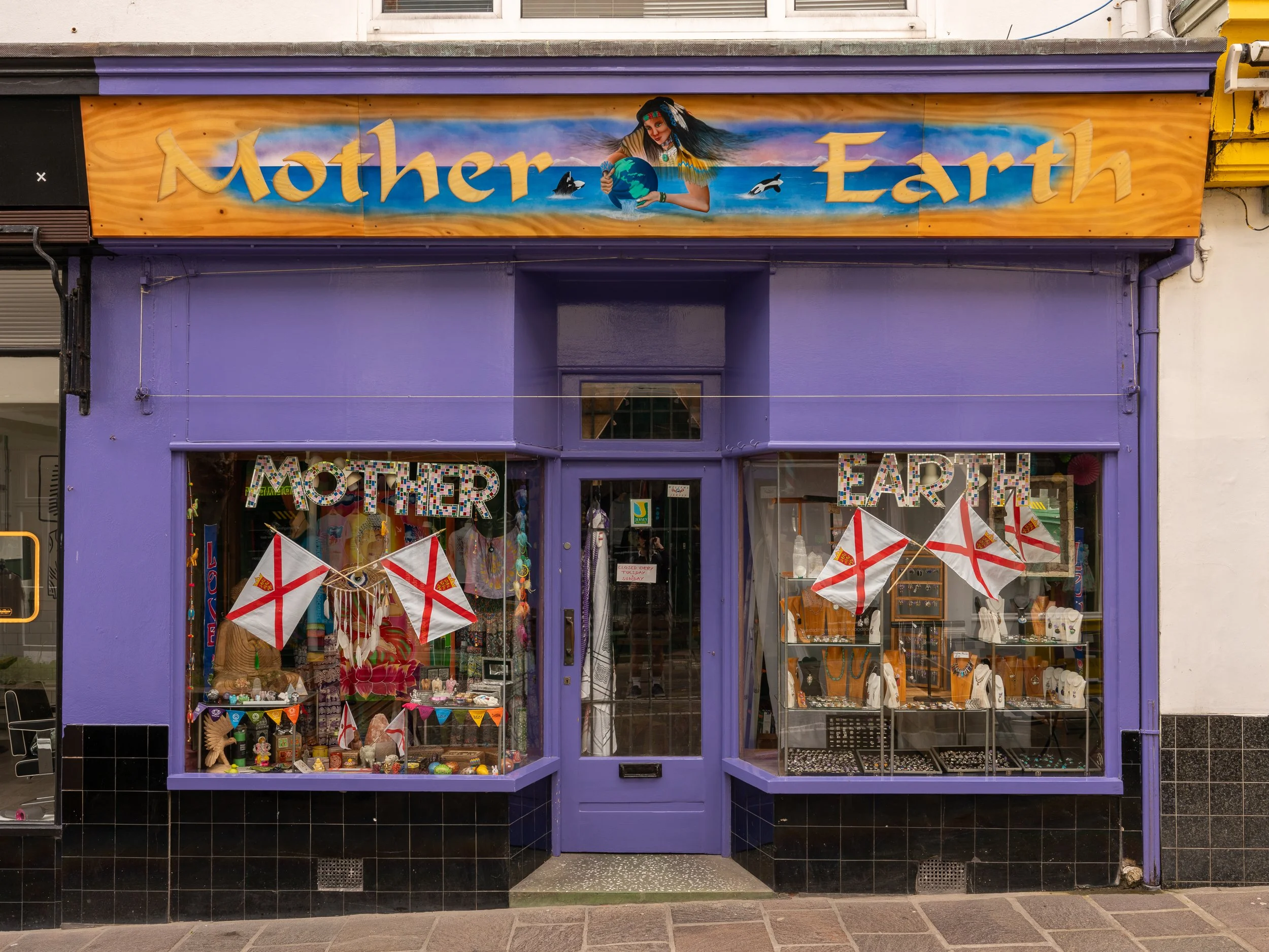 Coronation Shop Front_005.jpg