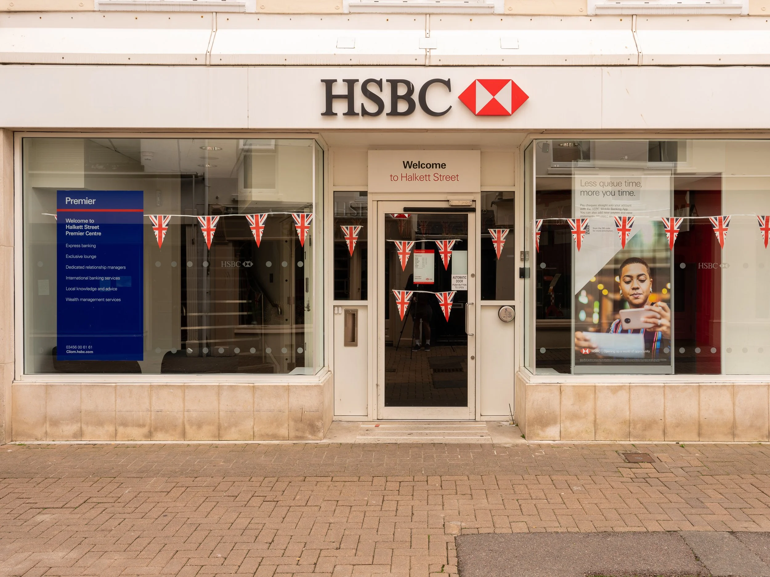 Coronation Shop Front_003.jpg